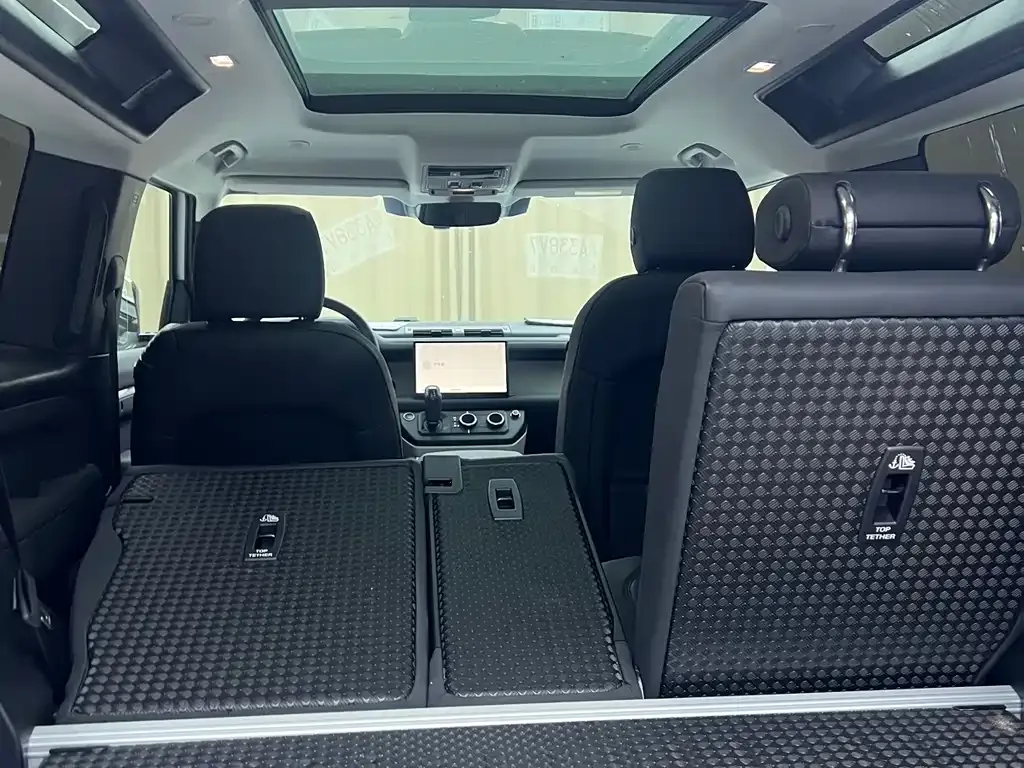 Land Rover Defender — фото 6