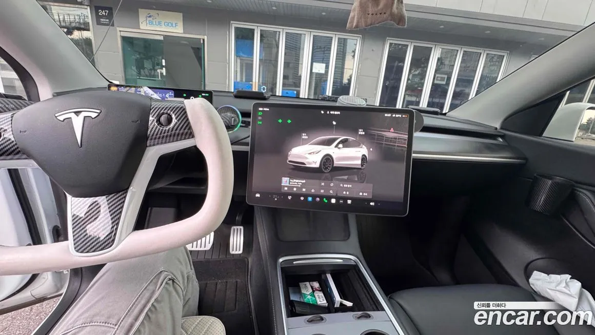 Tesla Model Y — фото 10