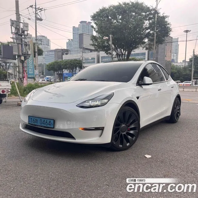 Tesla Model Y — фото 2