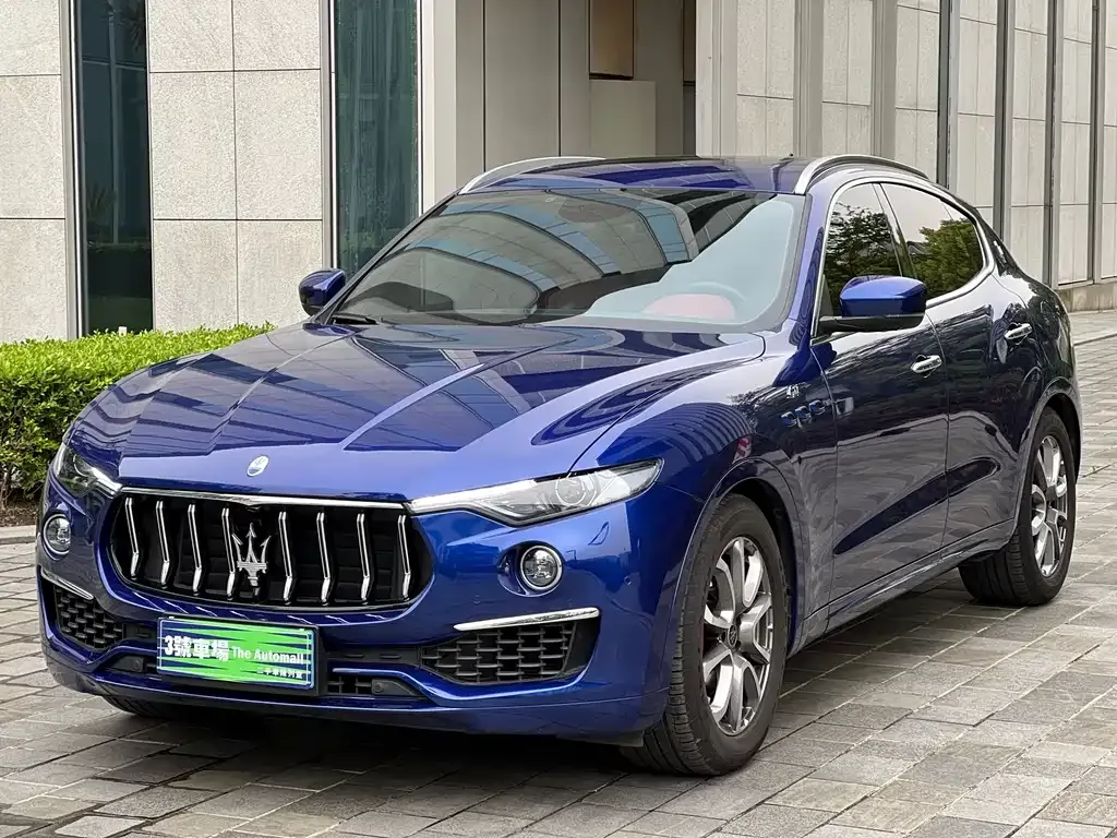 Maserati Levante — фото 1