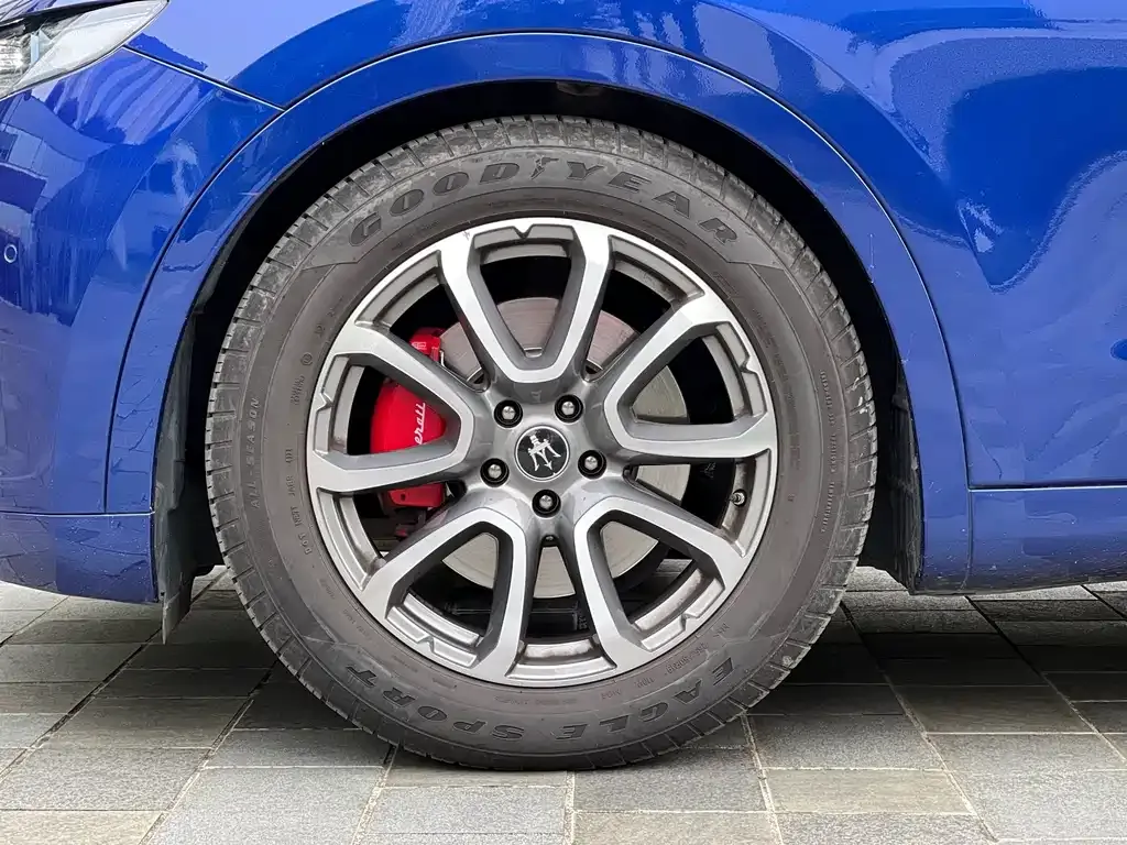 Maserati Levante — фото 8