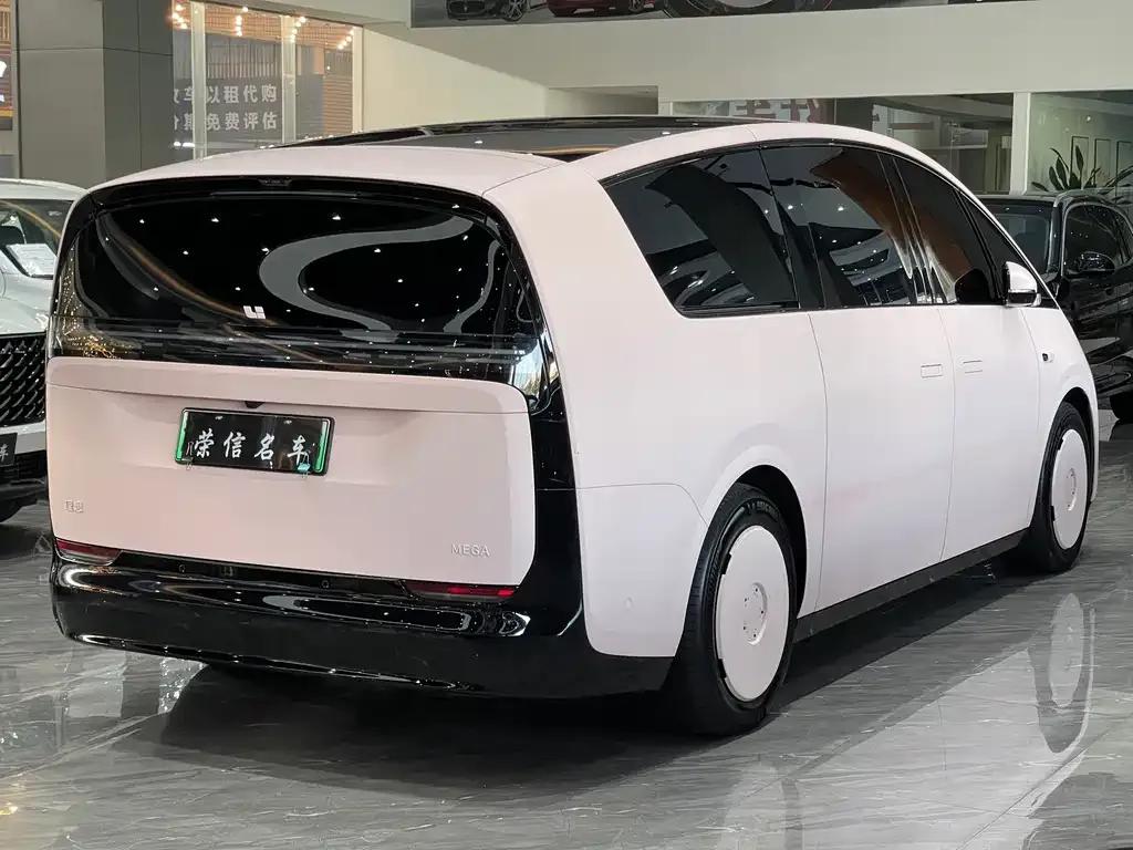 Li Auto MEGA — фото 4