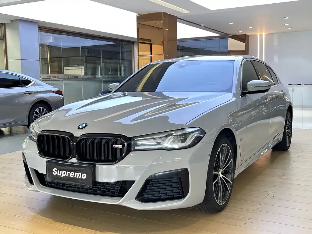 BMW 5 Series — фото 1