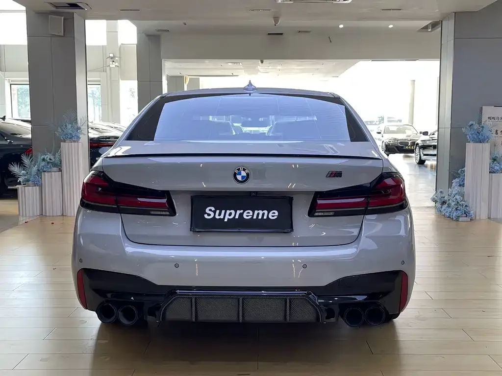 BMW 5 Series — фото 10