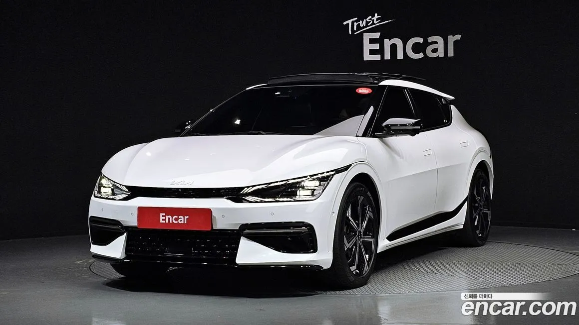Kia EV6 — фото 1