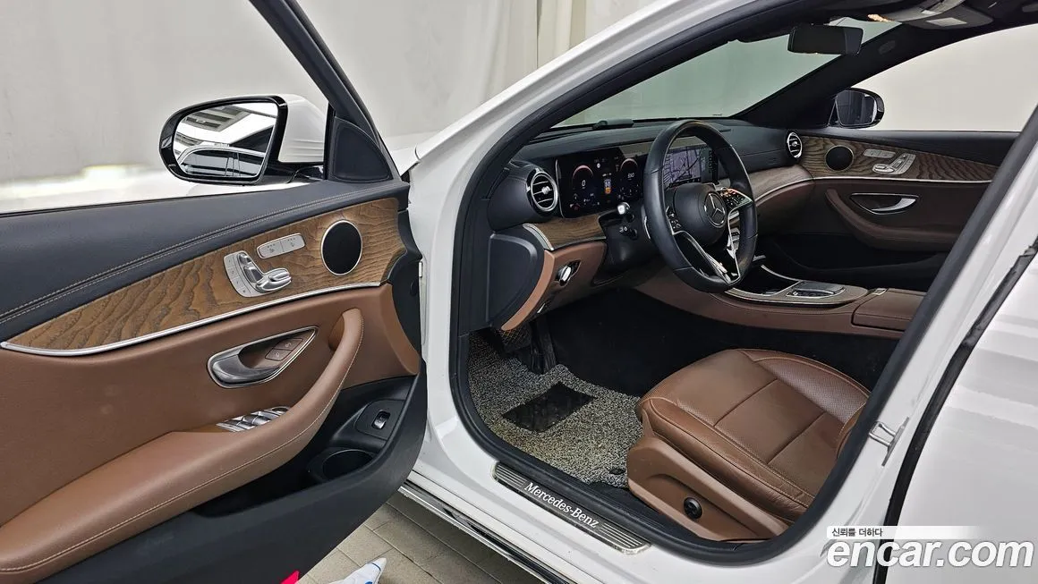 Mercedes-Benz E-Class — фото 10