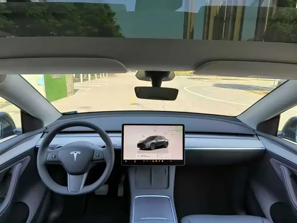 Tesla Model Y — фото 5