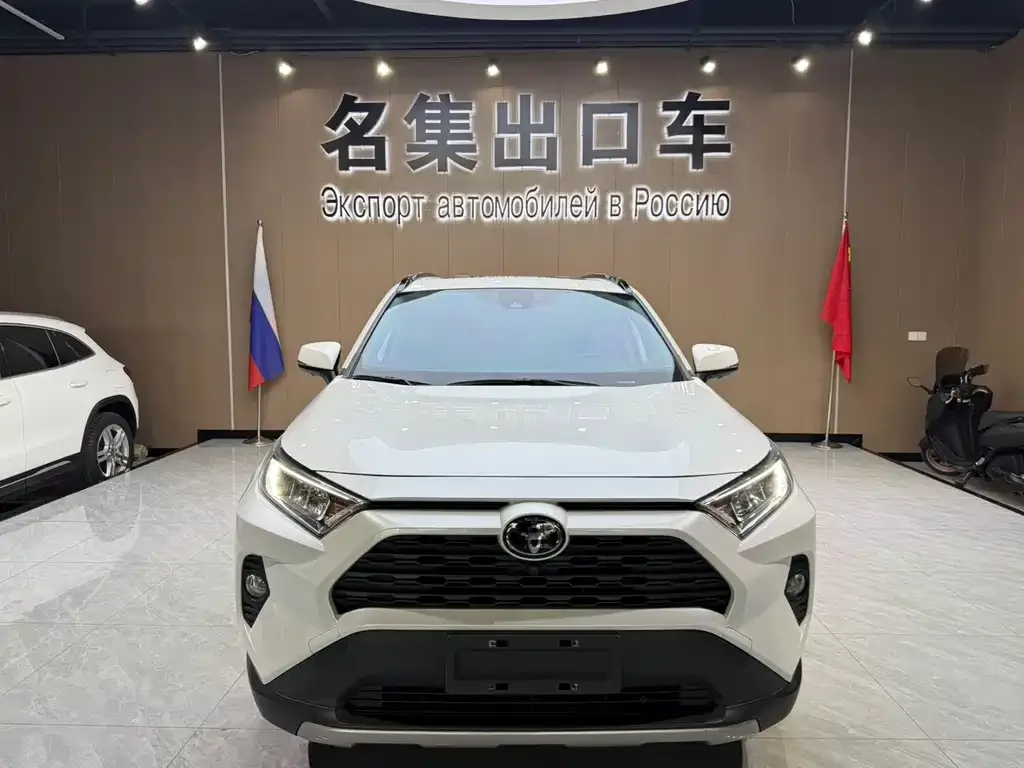 Toyota RAV4 — фото 3