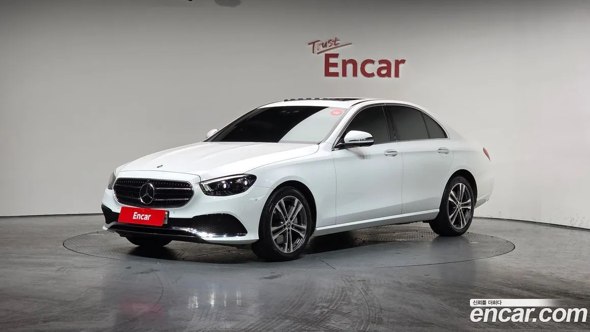 Mercedes-Benz E-Class — фото 1
