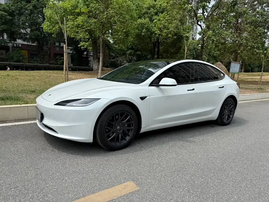 Tesla Model 3 — фото 2