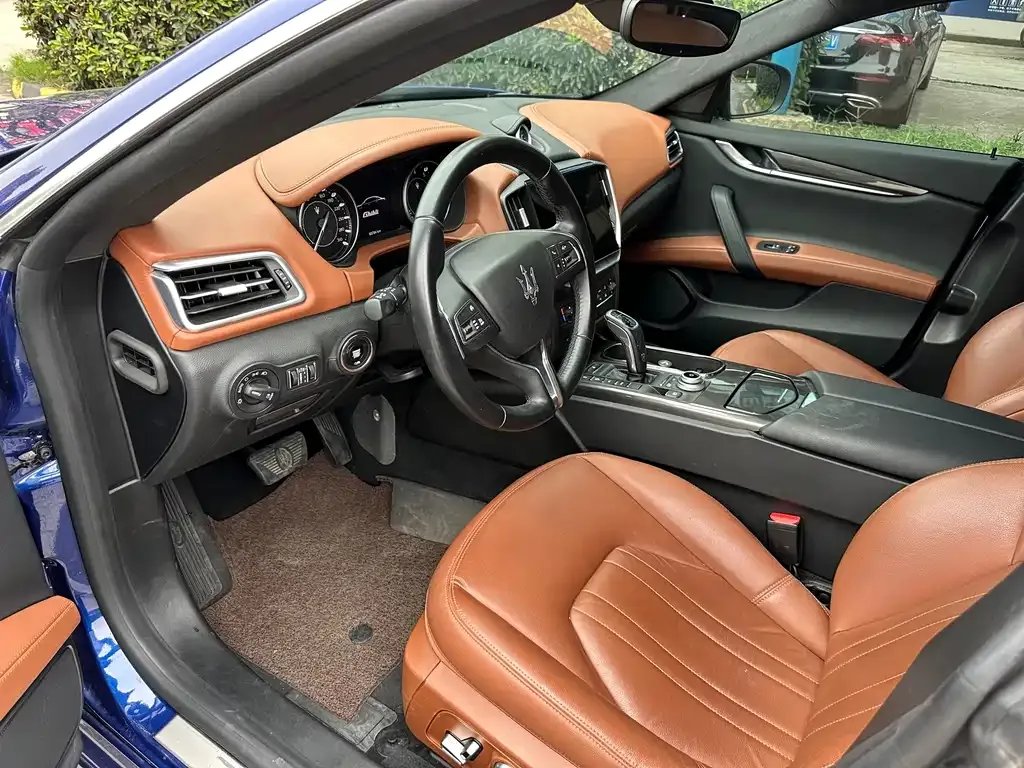 Maserati Ghibli — фото 10