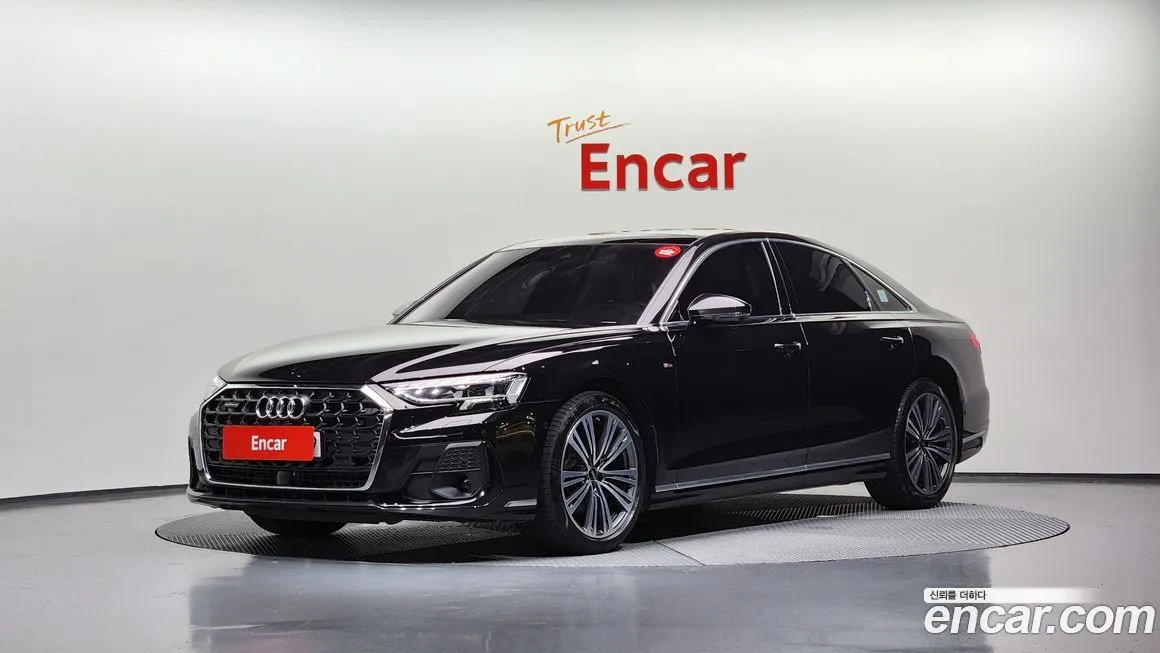 Audi A8 — фото 1