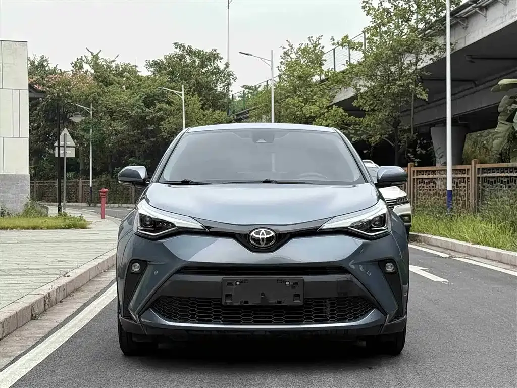 Toyota C-HR — фото 10
