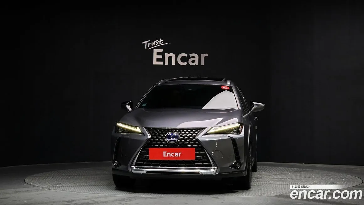 Lexus UX — фото 3