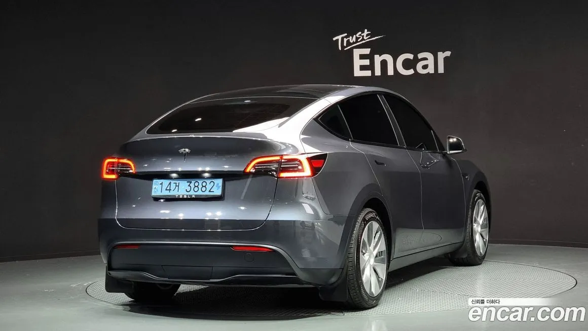 Tesla Model Y — фото 2
