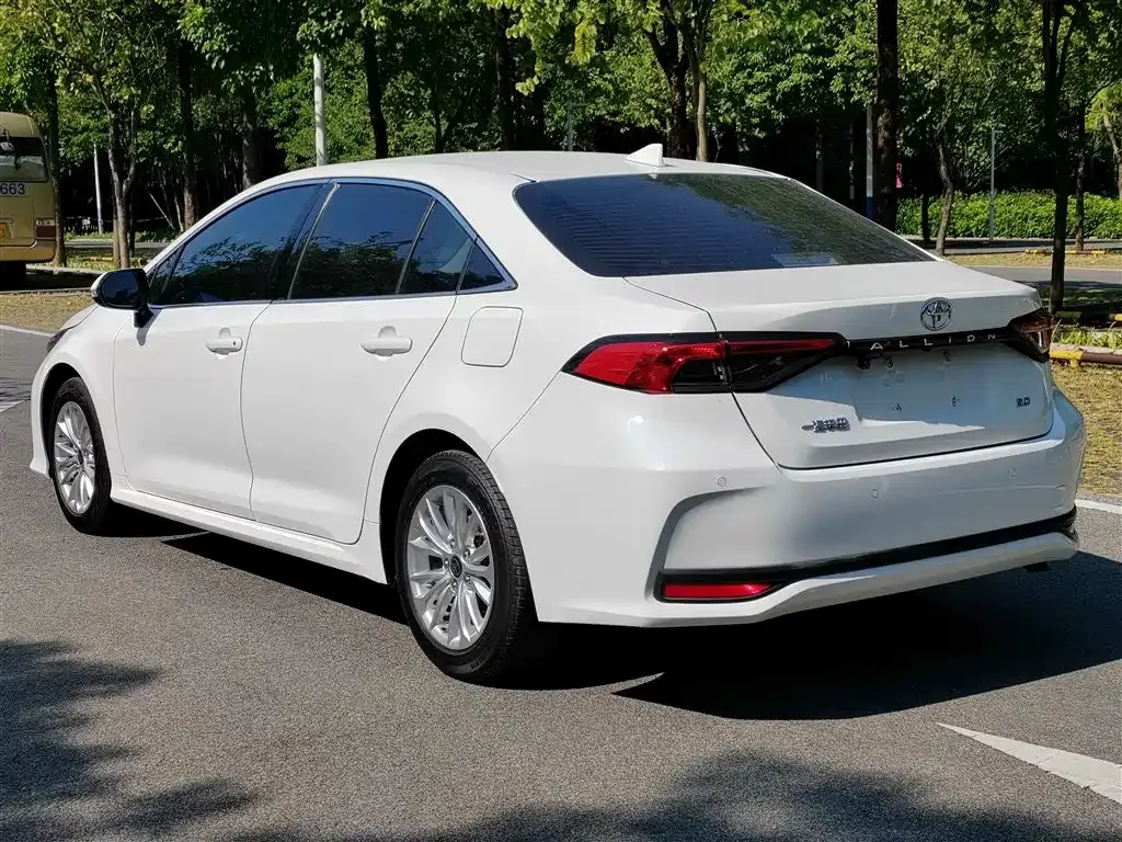 Toyota Allion — фото 4