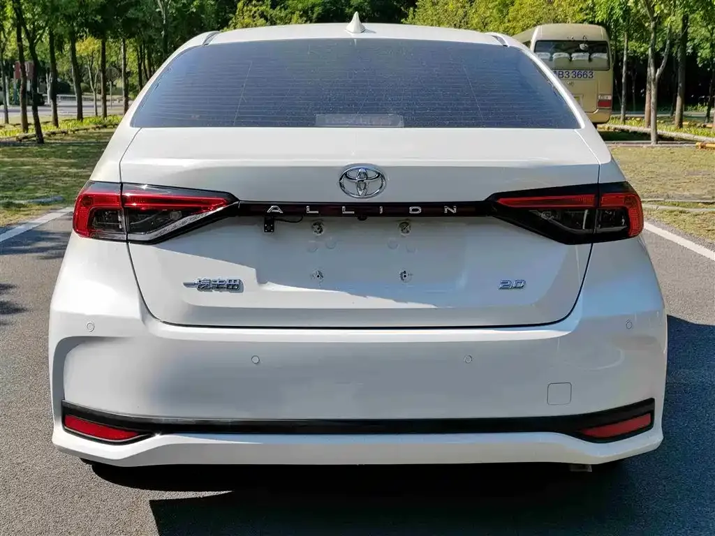 Toyota Allion — фото 5