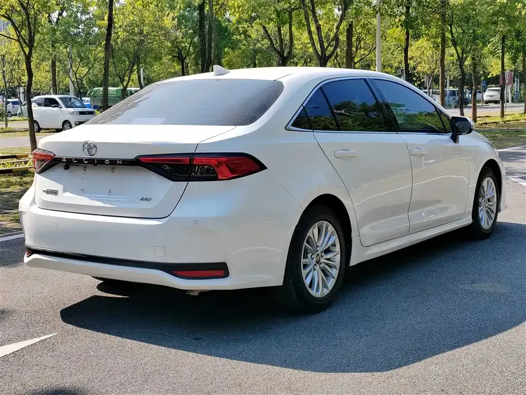 Toyota Allion — фото 6