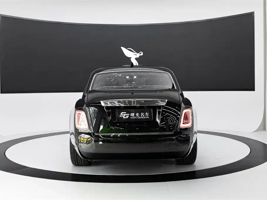 Rolls-Royce Phantom — фото 6