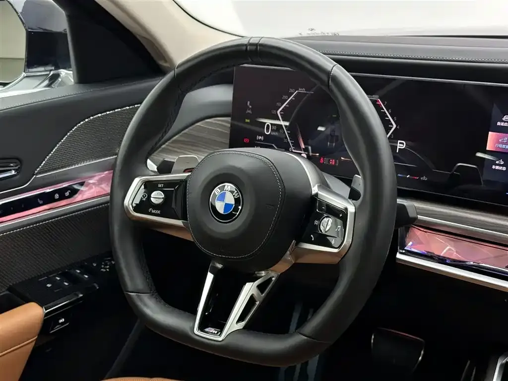 BMW 7 Series — фото 10