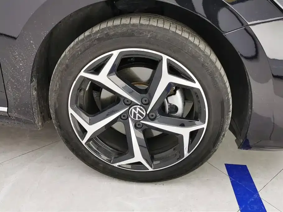 Volkswagen Passat — фото 6