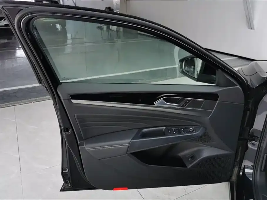 Volkswagen Passat — фото 7