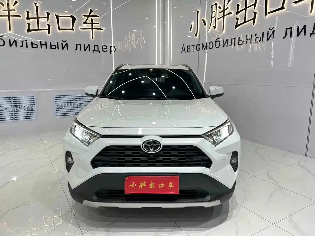 Toyota RAV4 — фото 4