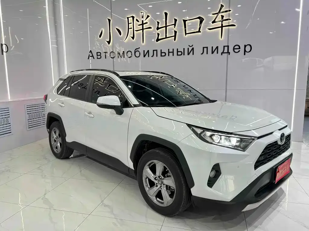 Toyota RAV4 — фото 5