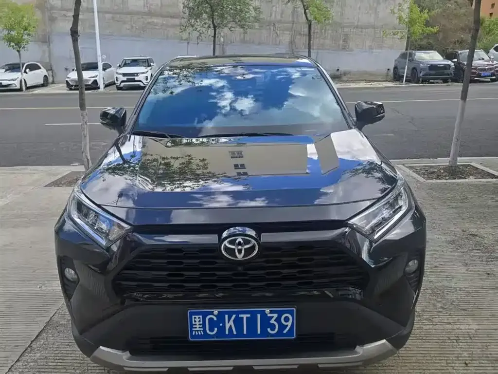 Toyota RAV4 — фото 3
