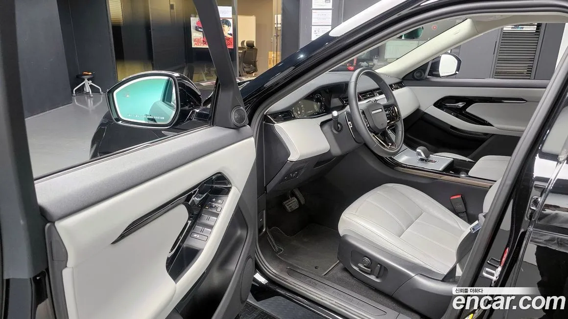 Land Rover Range Rover Evoque — фото 10