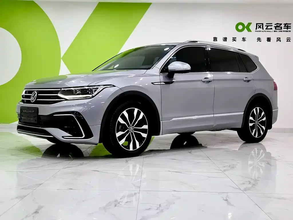 Volkswagen Tiguan L — фото 1