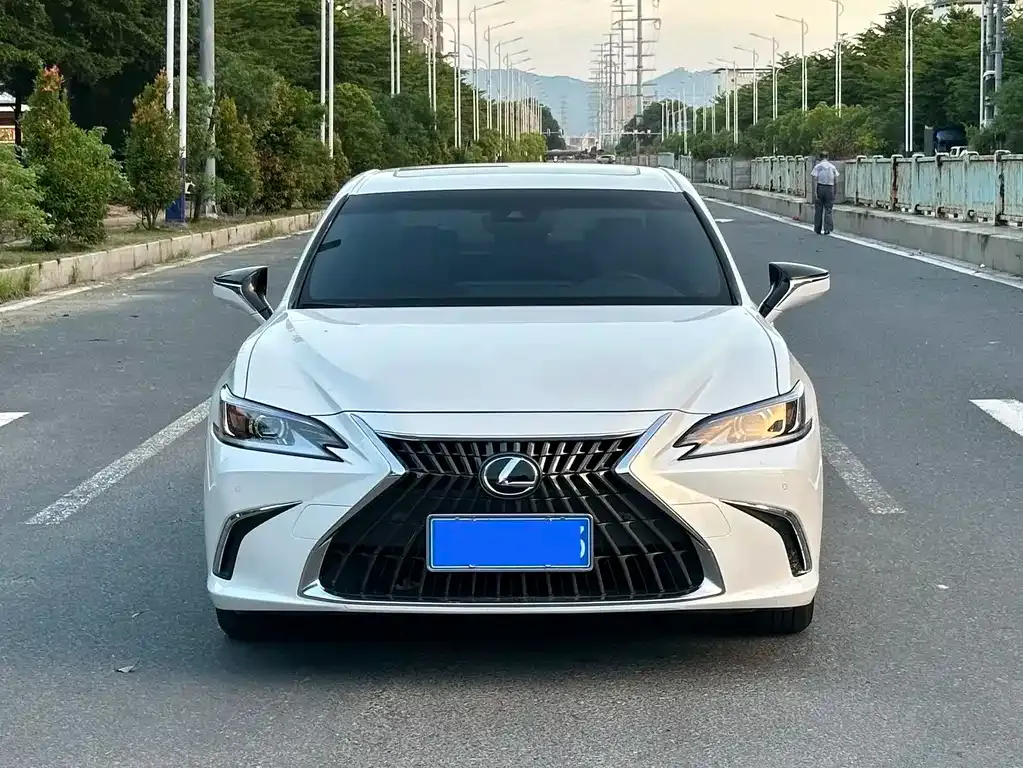 Lexus ES — фото 2