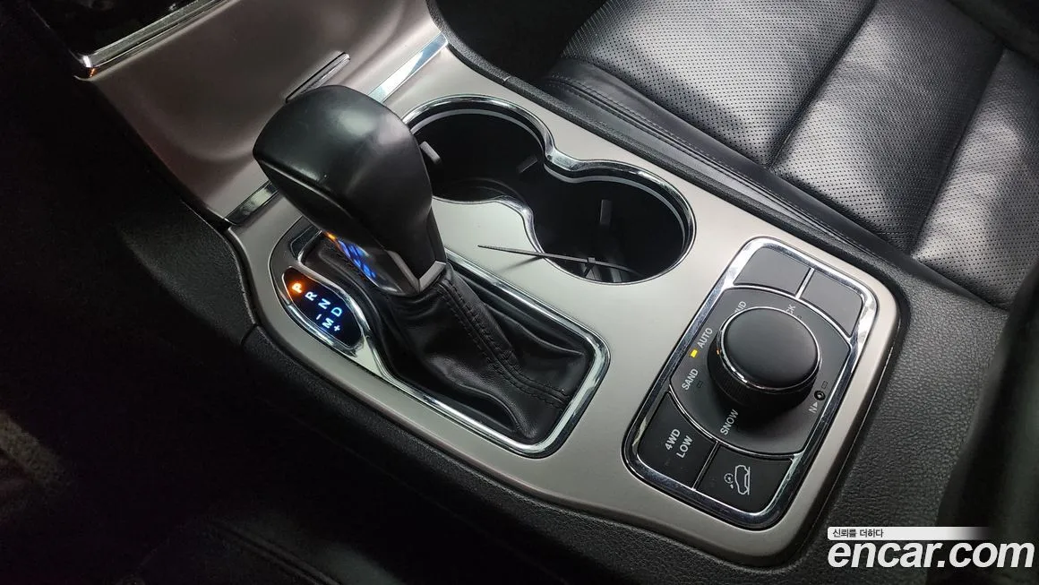 Jeep Cherokee — фото 9