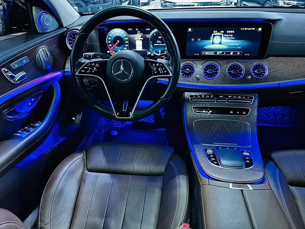 Mercedes-Benz E-Class — фото 10