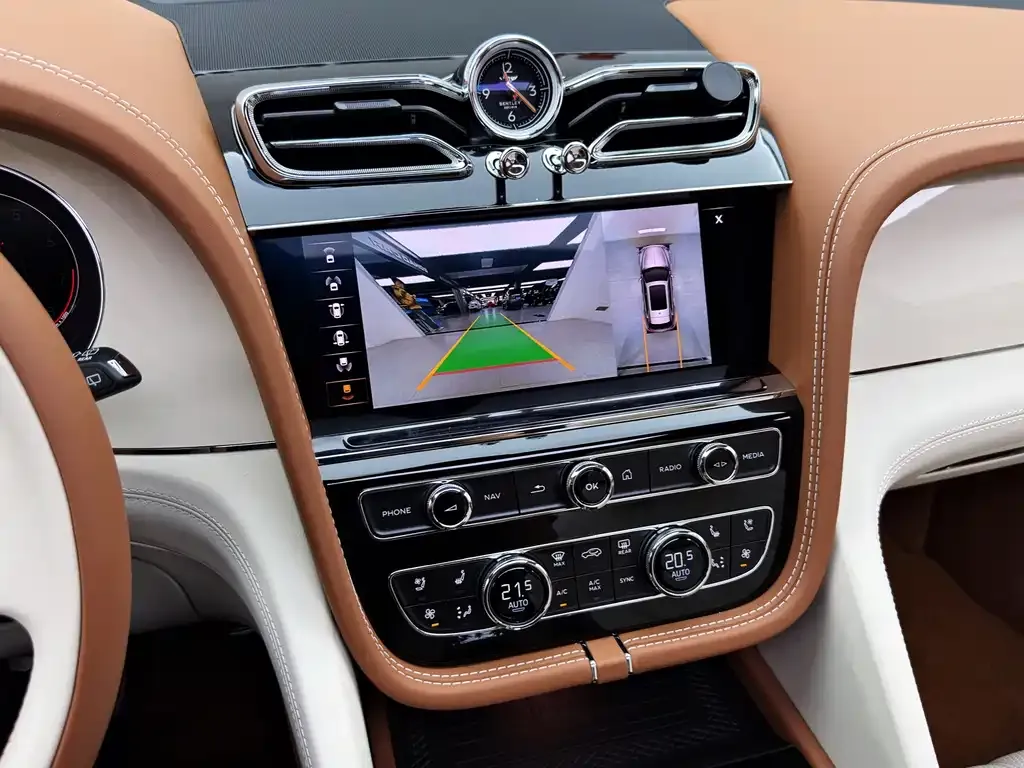 Bentley Bentayga — фото 10