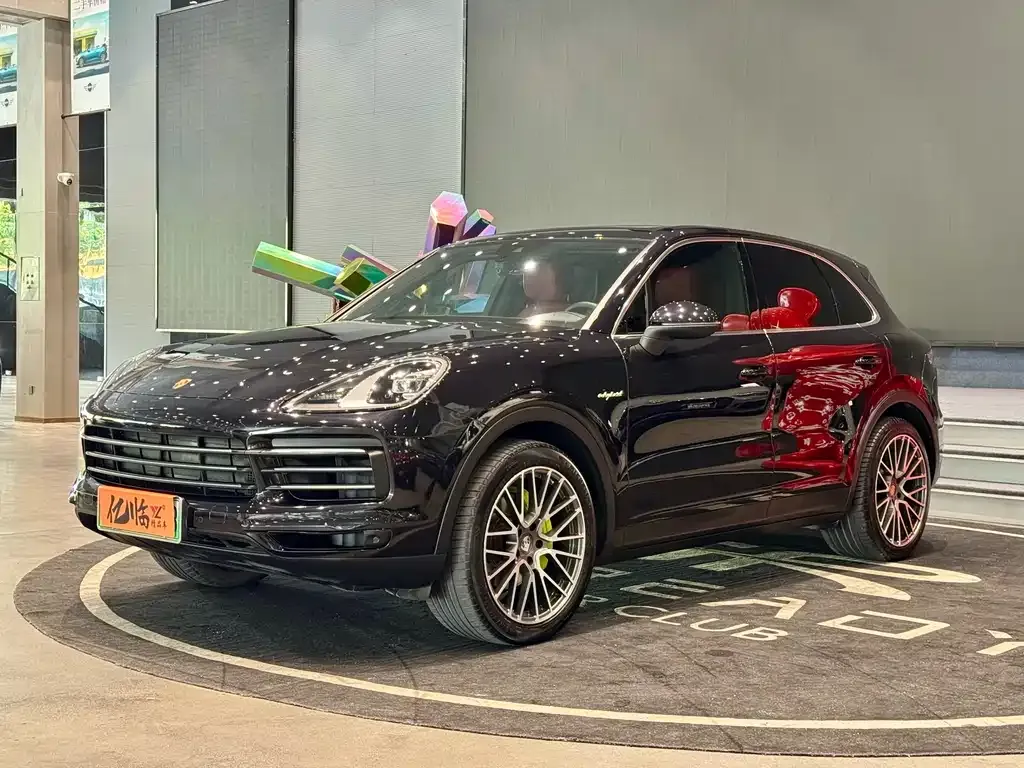 Porsche Cayenne Hybrid — фото 1