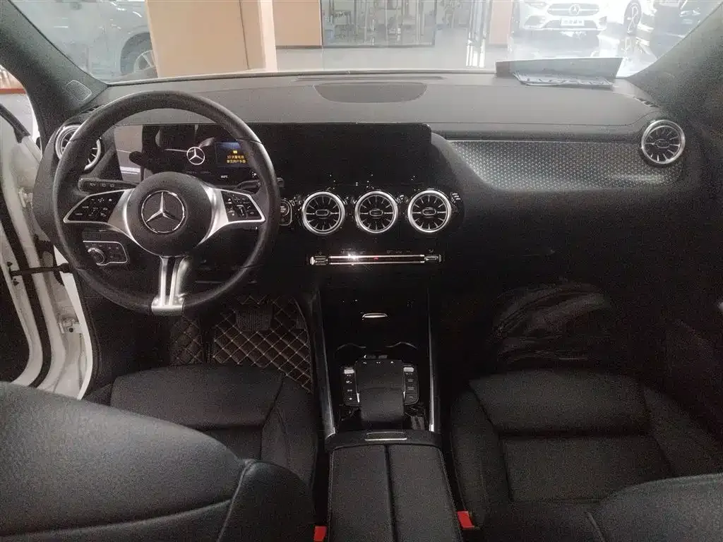 Mercedes-Benz GLA — фото 10