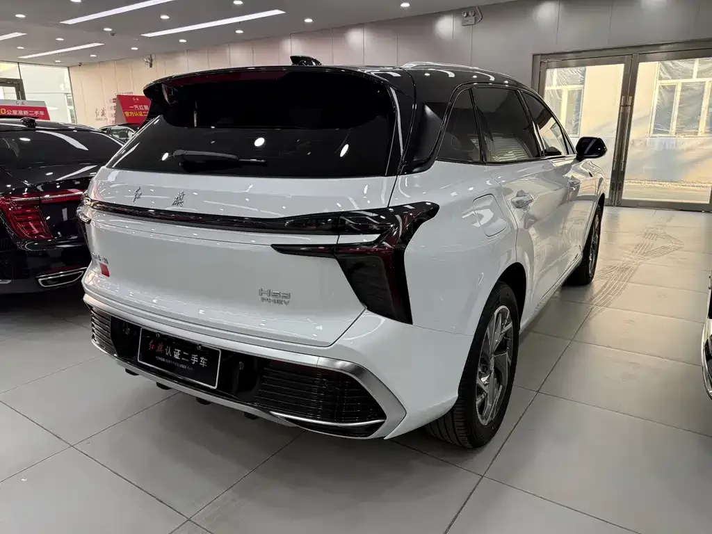 Hongqi HS3 PHEV — фото 4