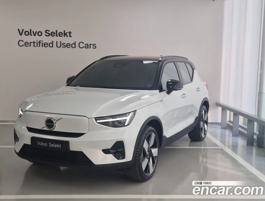 Volvo XC40 — фото 1