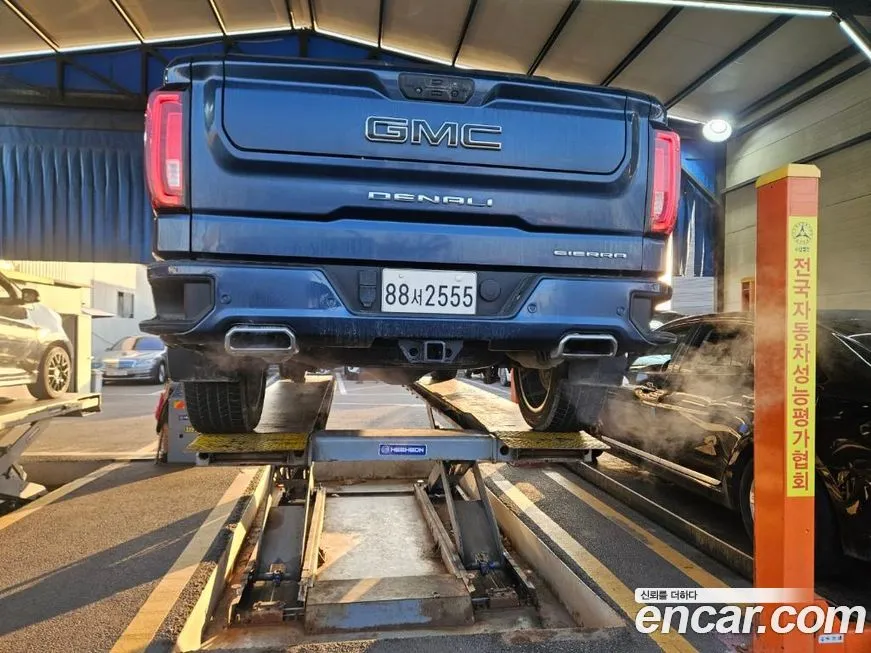 GMC Sierra — фото 2