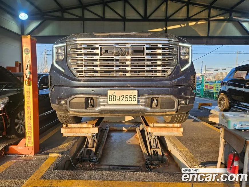 GMC Sierra — фото 1