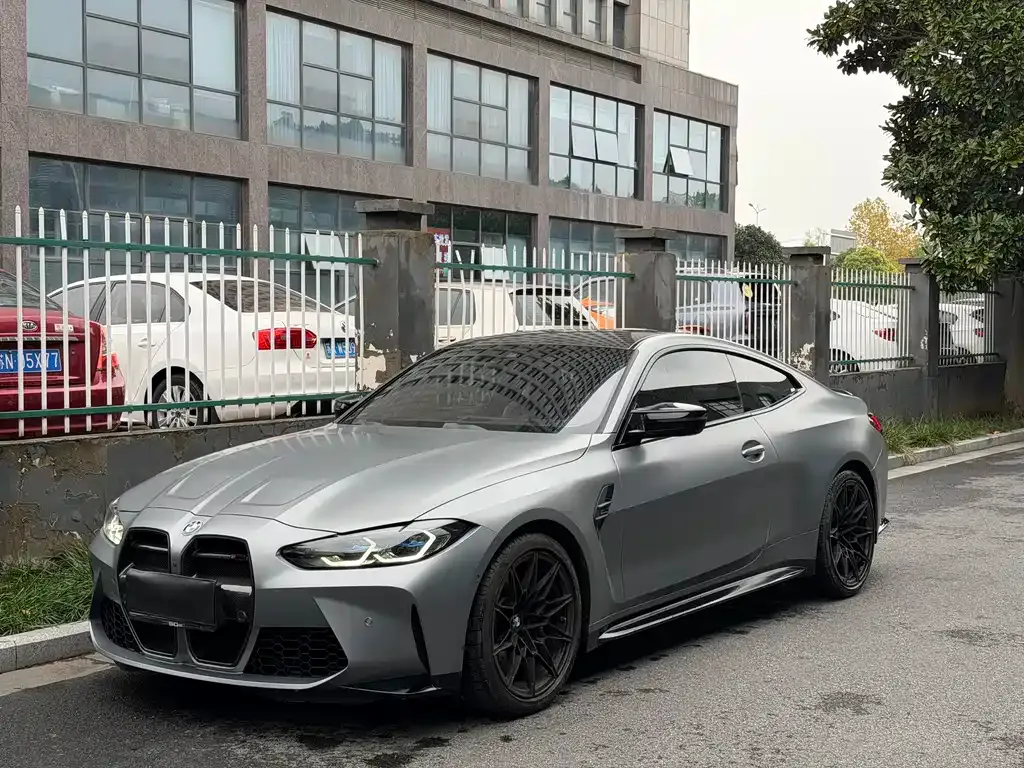 BMW M4 — фото 1