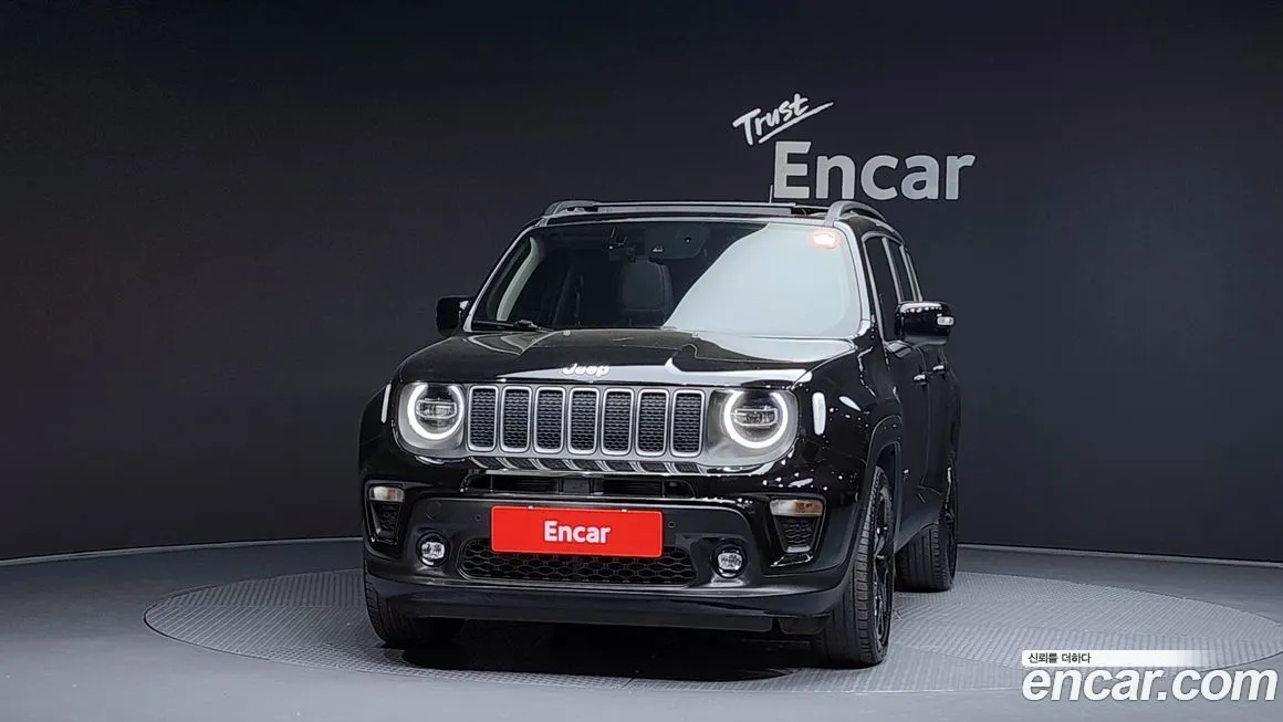 Jeep Renegade — фото 3
