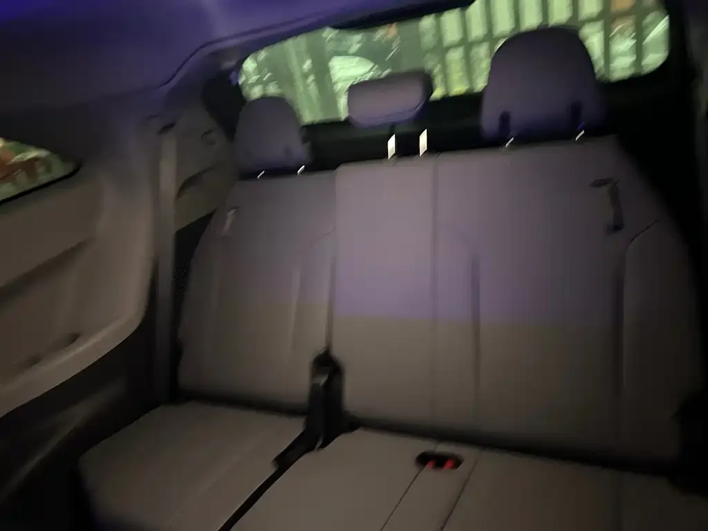 Toyota Granvia — фото 10