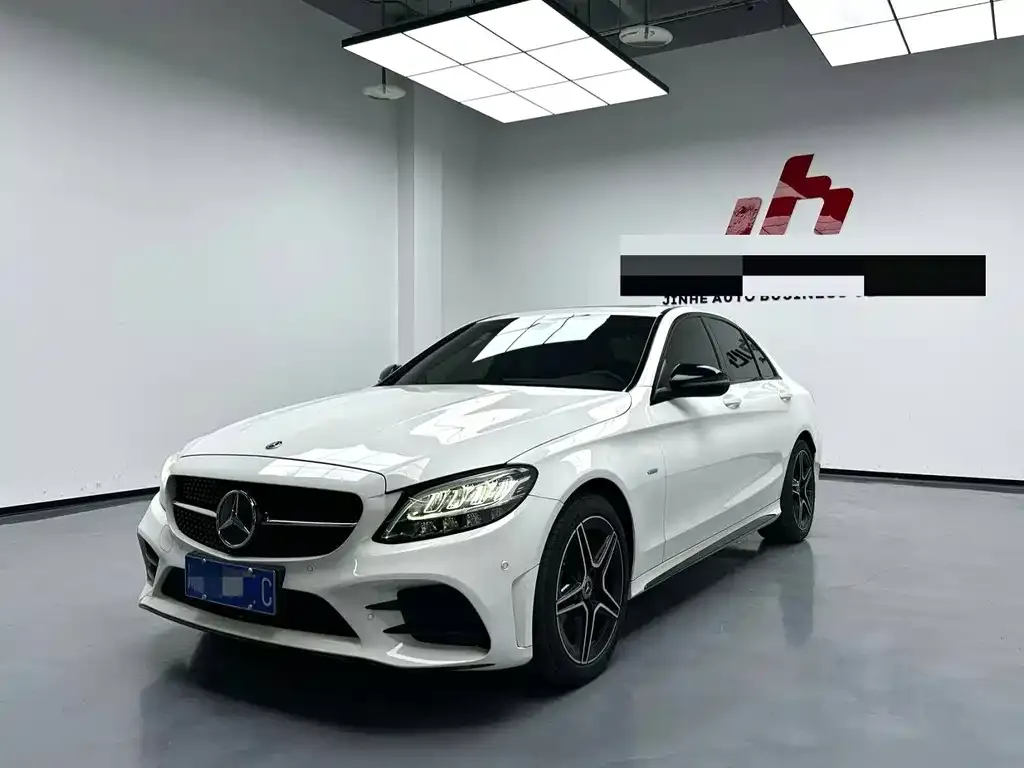 Mercedes-Benz C-Class — фото 1