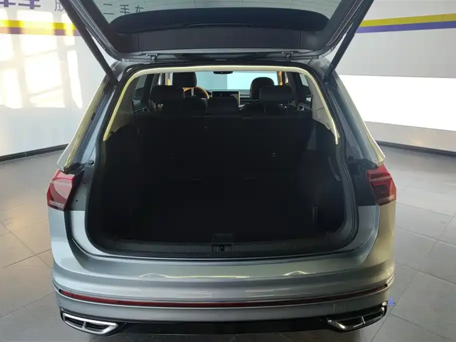 Volkswagen Tiguan L — фото 4