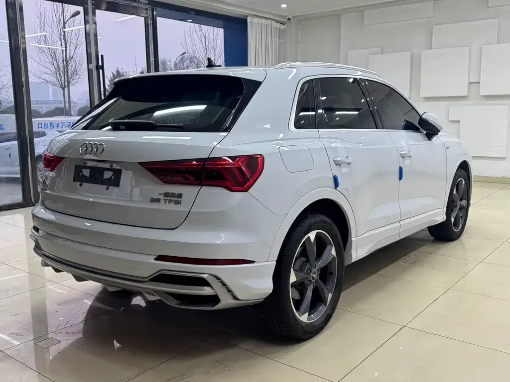 Audi Q3 — фото 6