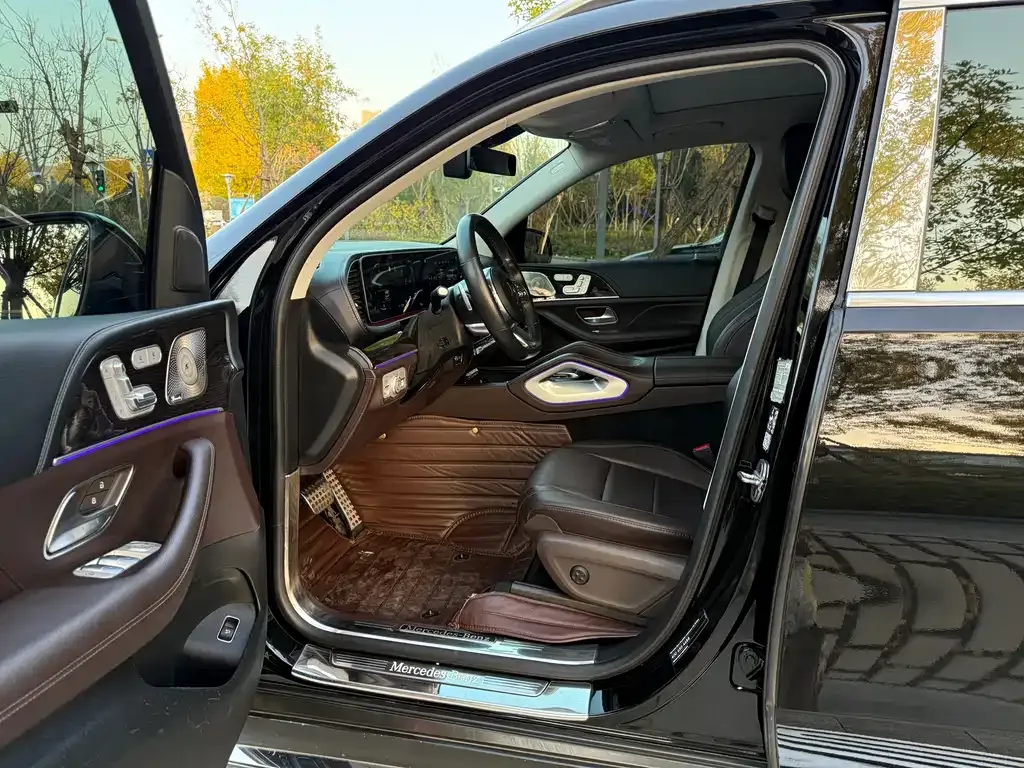 Mercedes-Benz GLS — фото 10