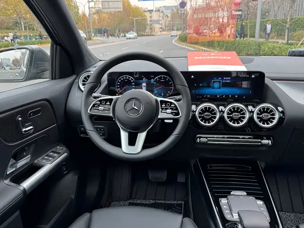 Mercedes-Benz GLA — фото 7