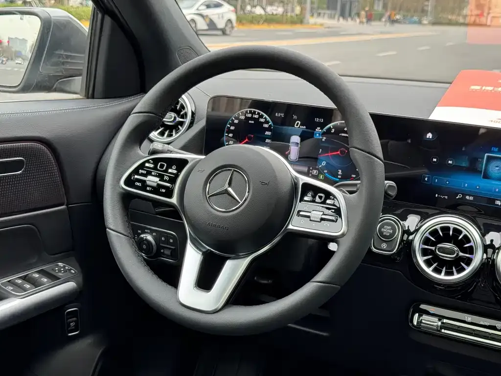 Mercedes-Benz GLA — фото 8